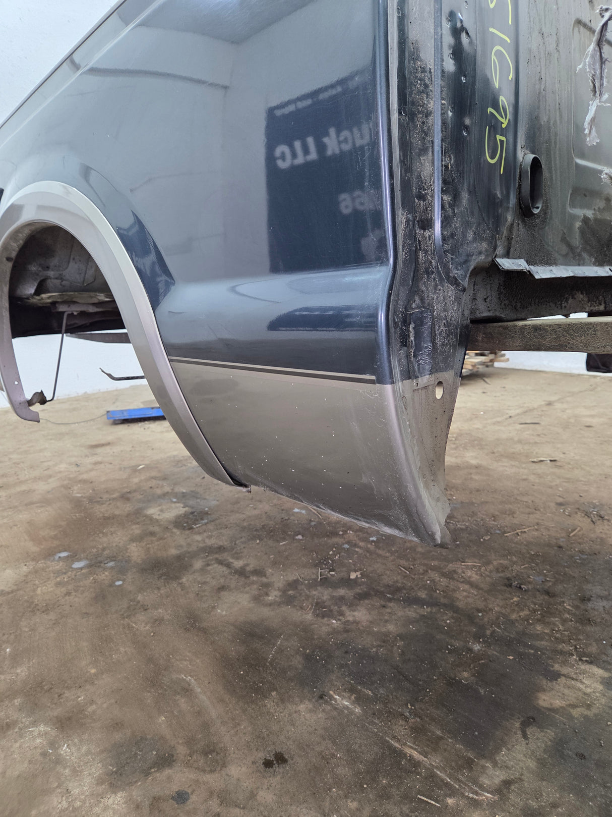 1999-2010 Ford Super Duty F250 F350 6' 9" Short Truck Bed