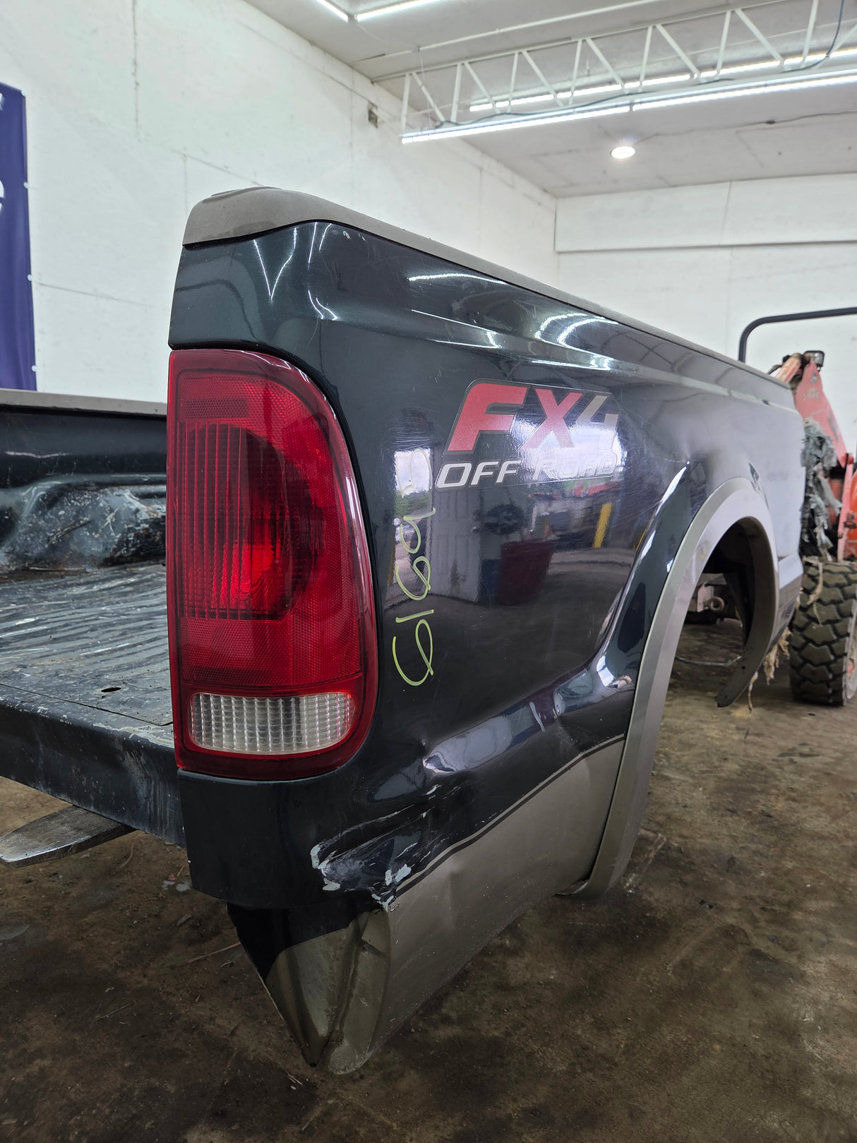 1999-2010 Ford Super Duty F250 F350 6' 9" Short Truck Bed