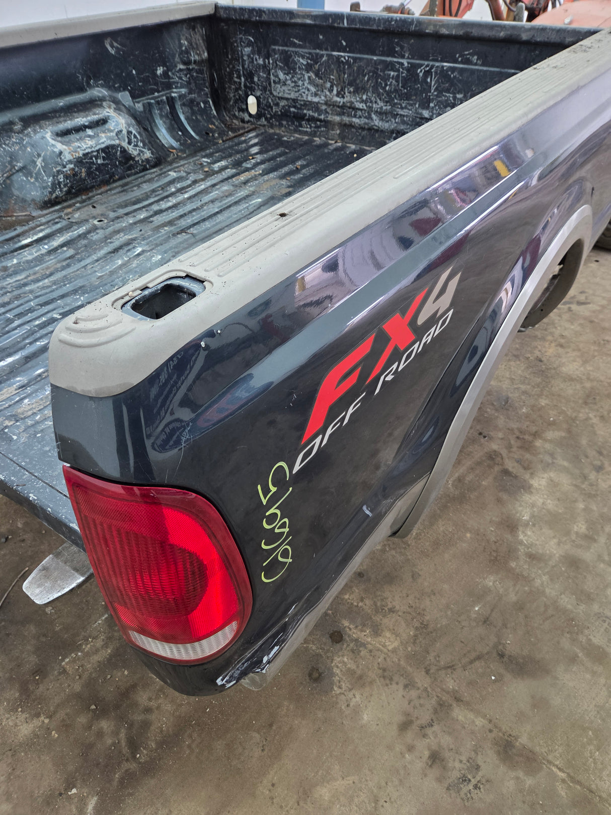 1999-2010 Ford Super Duty F250 F350 6' 9" Short Truck Bed