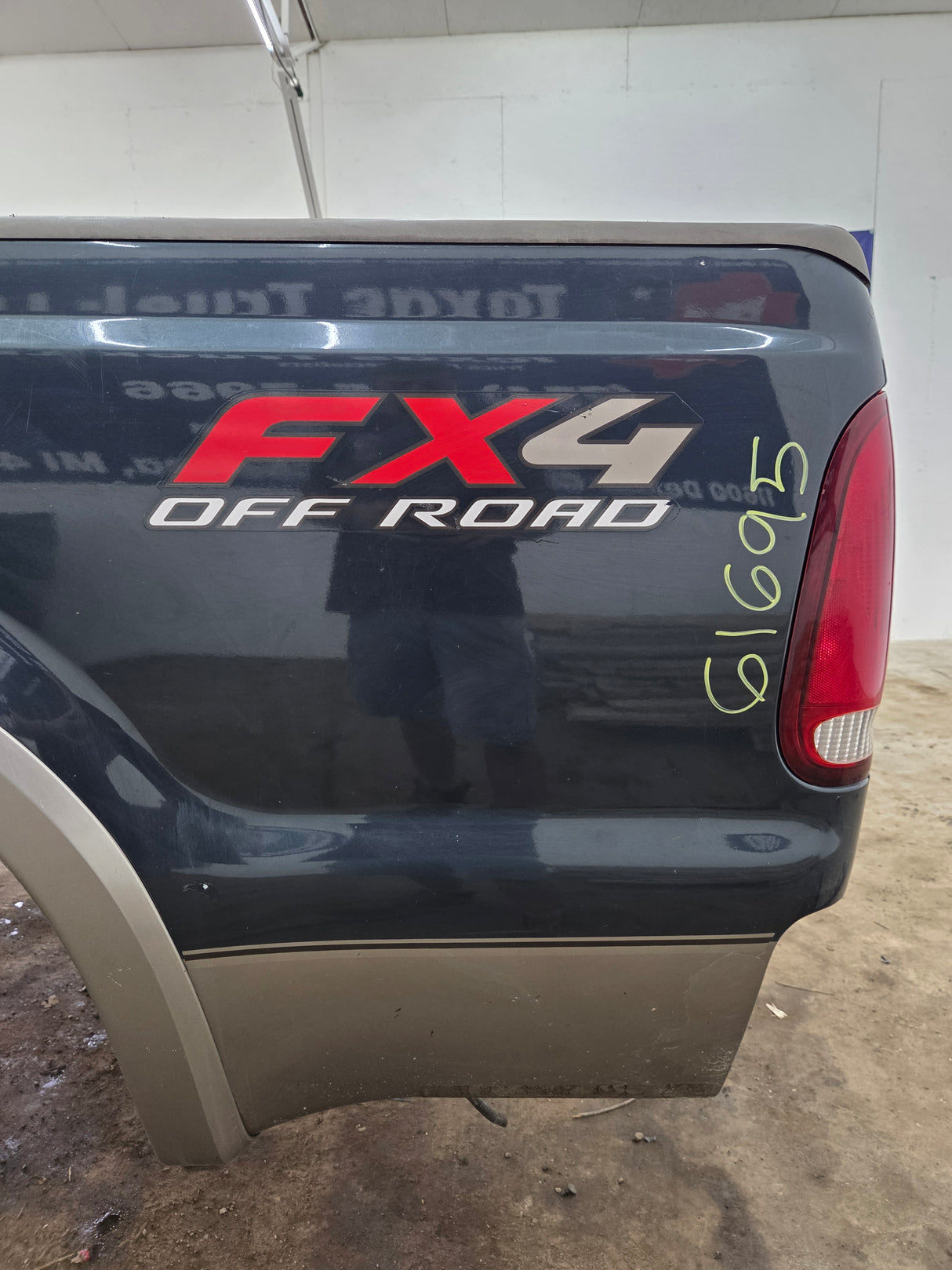 1999-2010 Ford Super Duty F250 F350 6' 9" Short Truck Bed