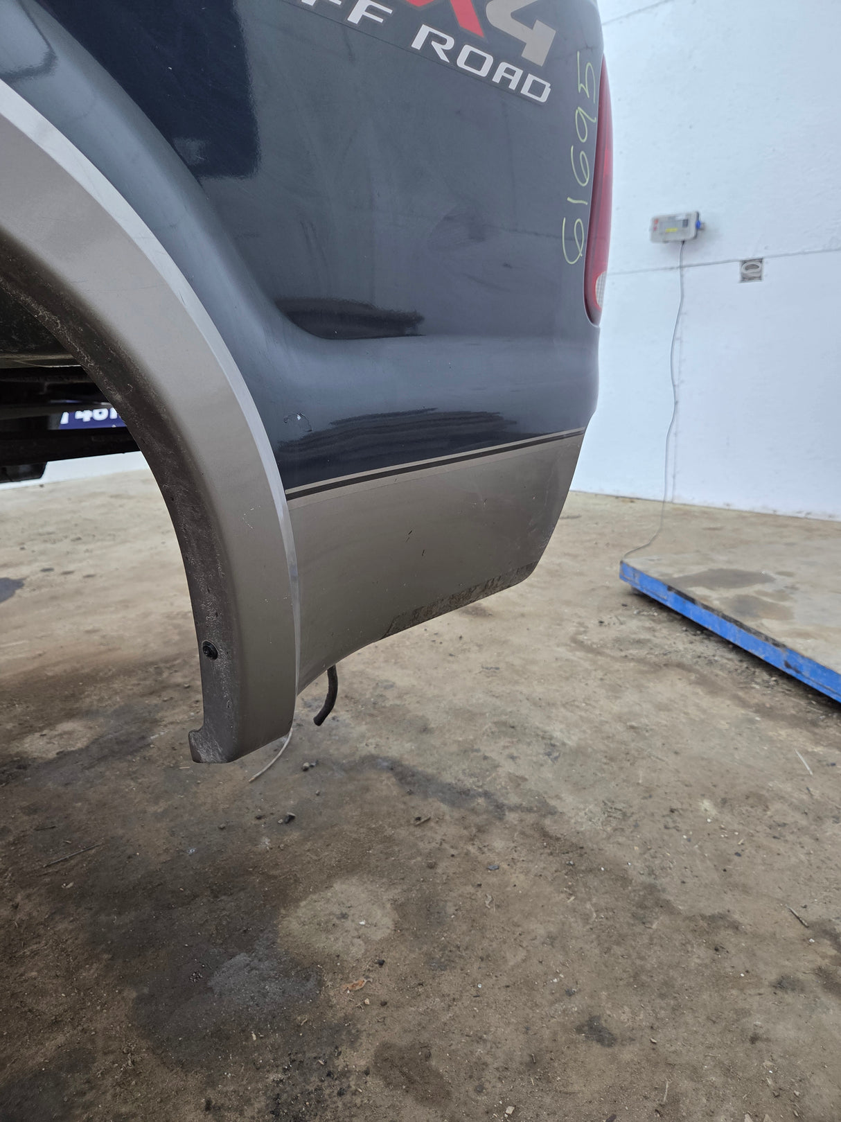 1999-2010 Ford Super Duty F250 F350 6' 9" Short Truck Bed
