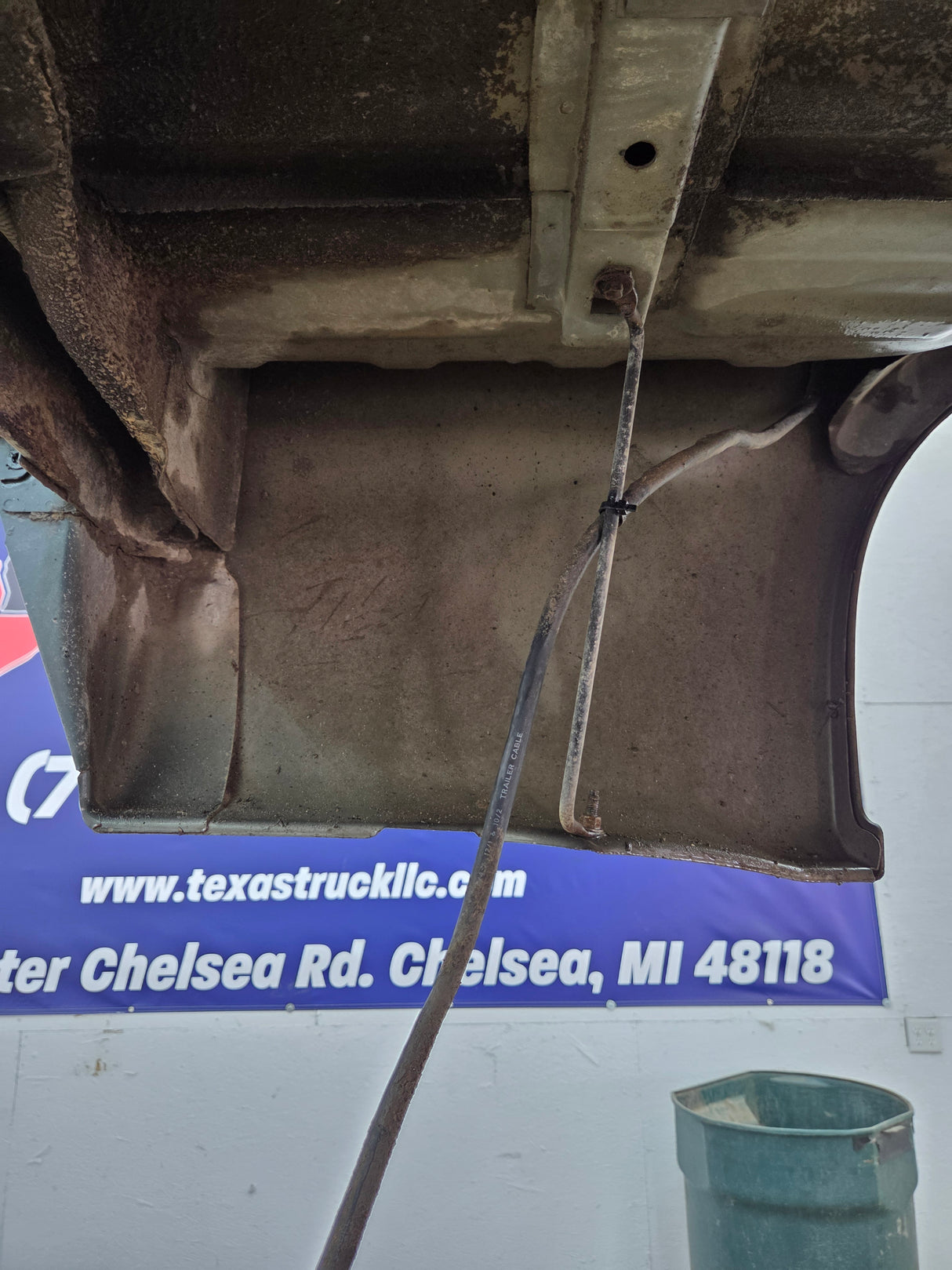 1999-2010 Ford Super Duty F250 F350 6' 9" Short Truck Bed