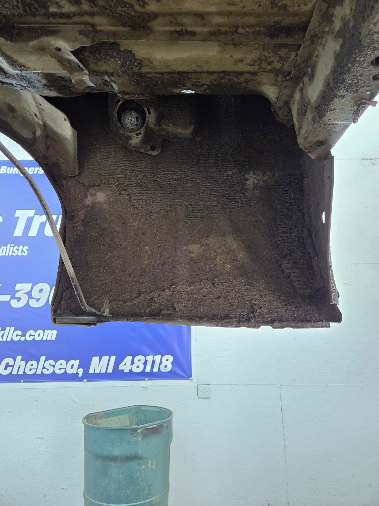 1999-2010 Ford Super Duty F250 F350 6' 9" Short Truck Bed