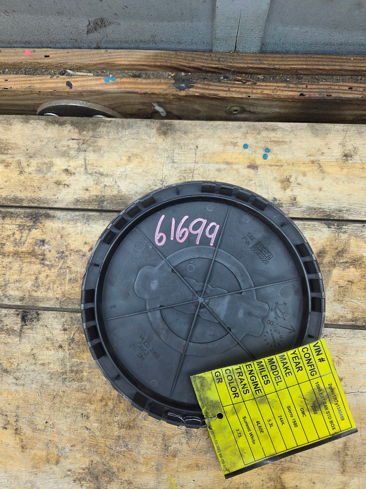 1999-2005 GMC Sierra Yukon Safari Center Cap Hub Cap 15040220