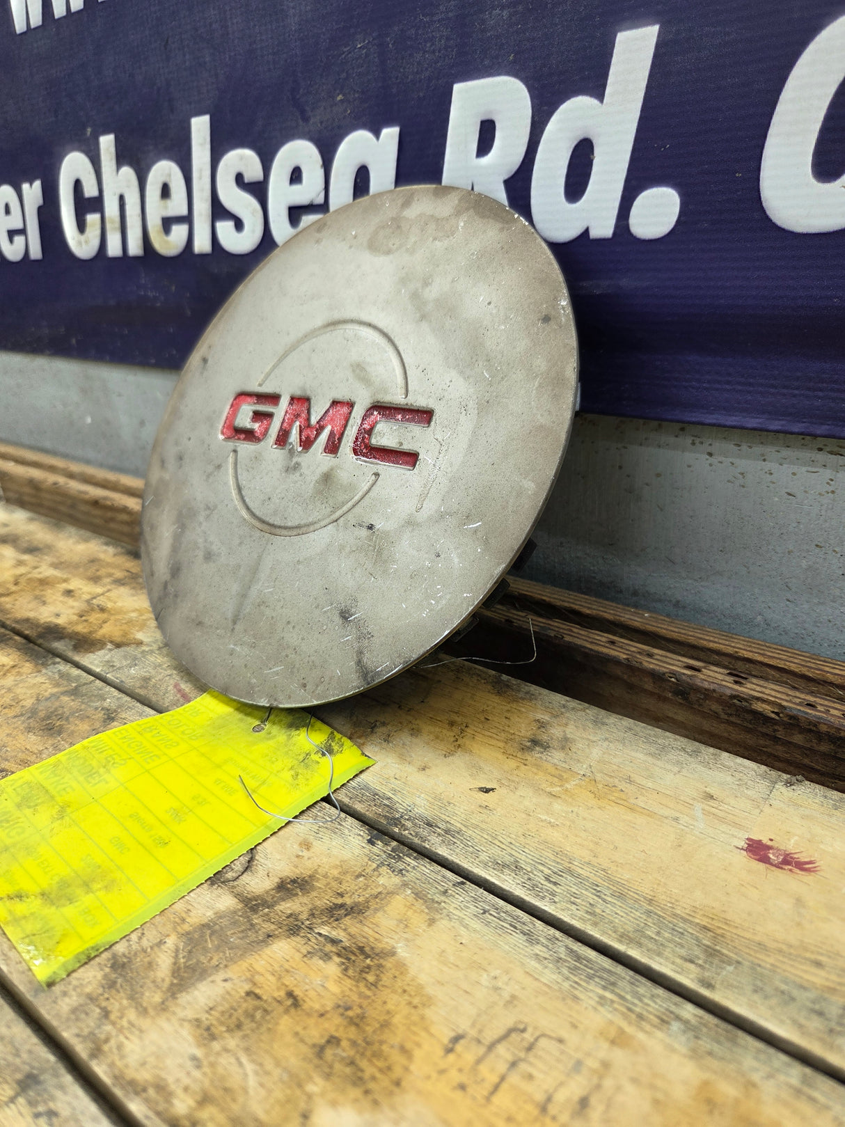 1999-2005 GMC Sierra Yukon Safari Center Cap Hub Cap 15040220