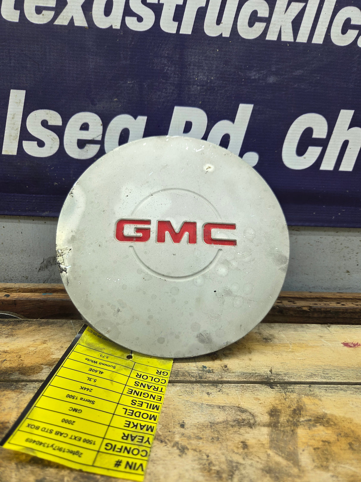 1999-2005 GMC Sierra Yukon Safari Center Cap Hub Cap 15040220