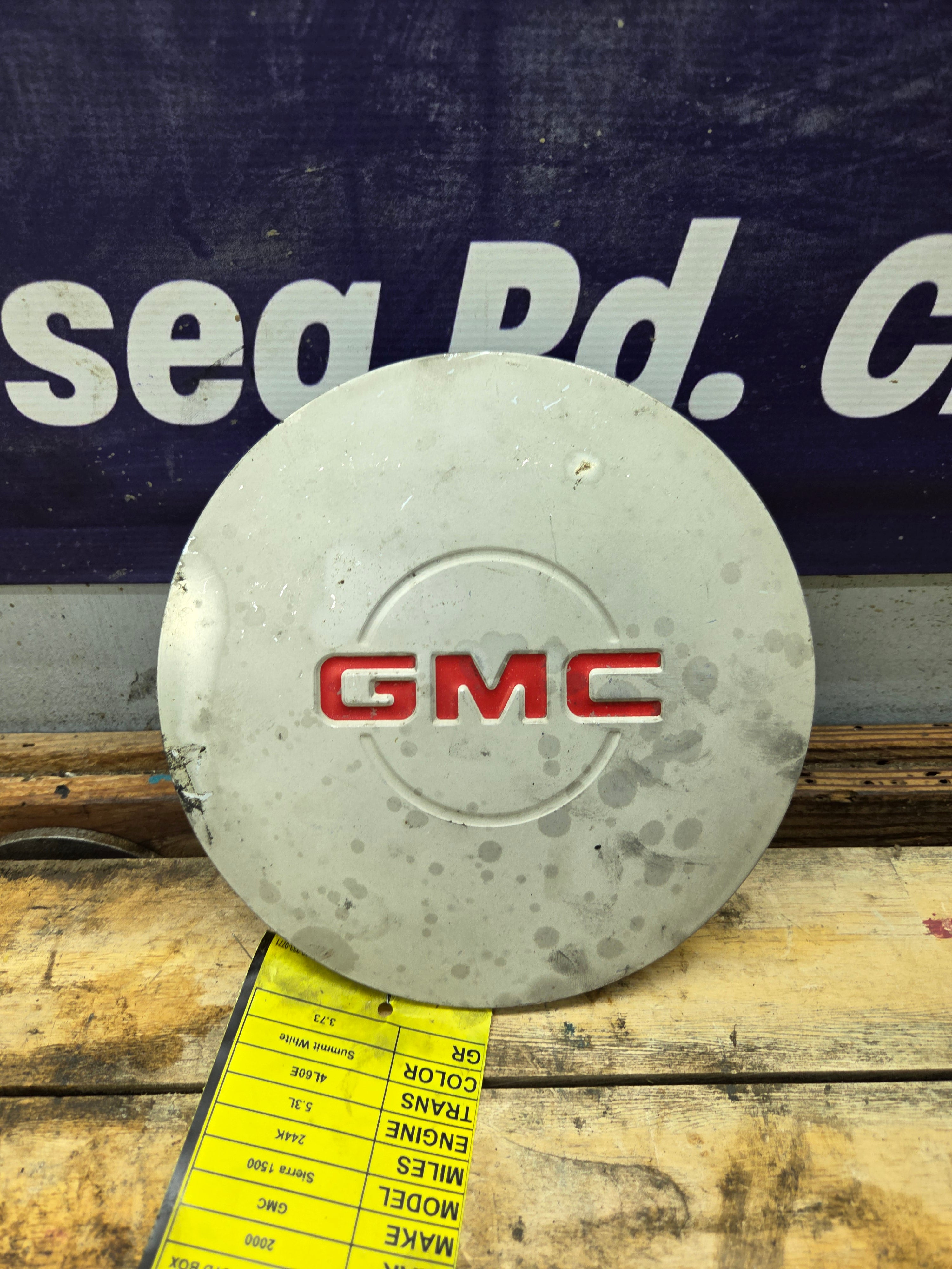 1999-2005 GMC Sierra Yukon Safari Center Cap Hub Cap 15040220