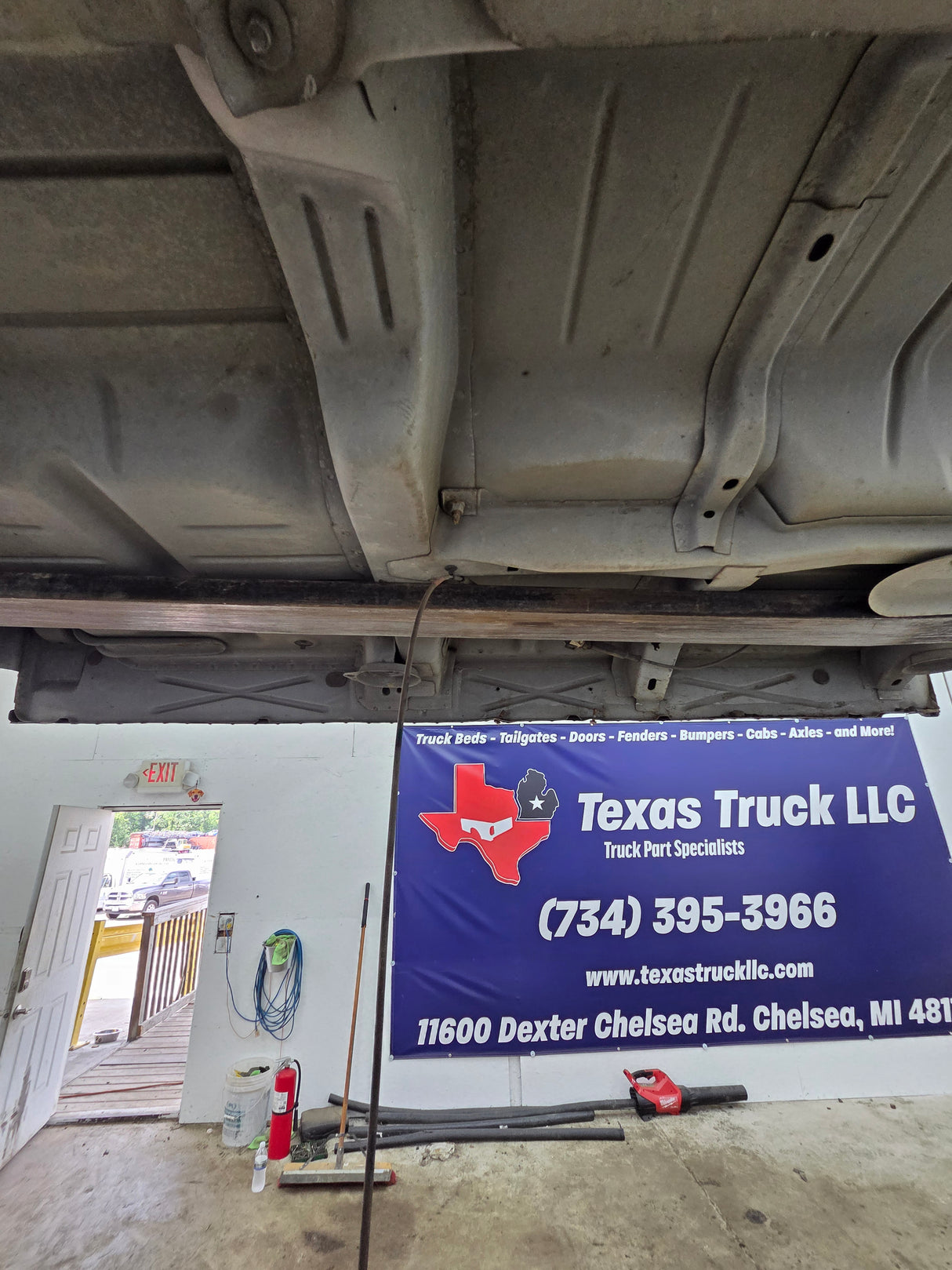 1999-2007 Chevrolet Silverado / GMC Sierra 1500 2500 HD 3500HD Extended Cab Body