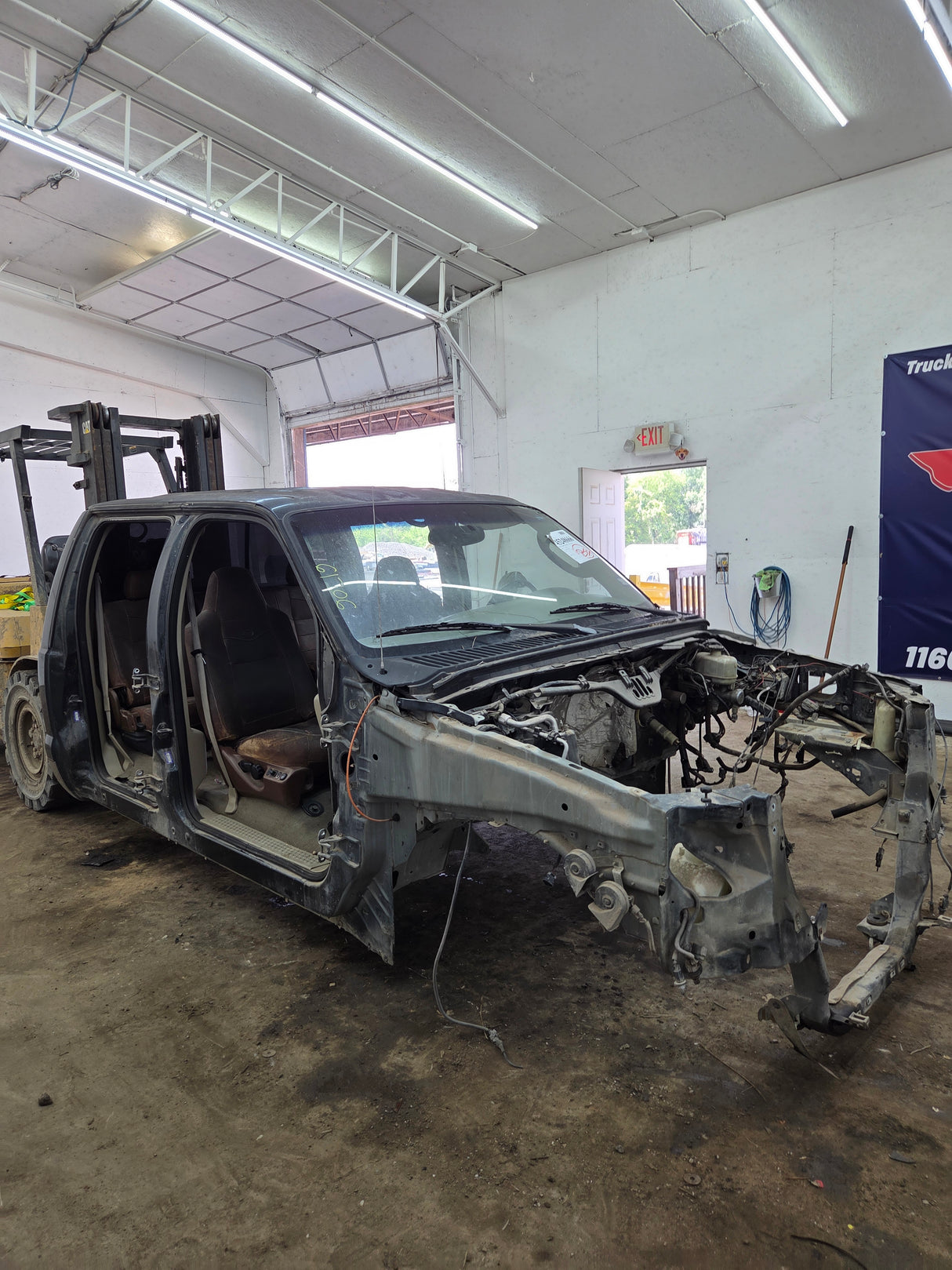 2005-2007 Ford Super Duty F250 F350 F450 F550 XLT 4 Door Crew Cab