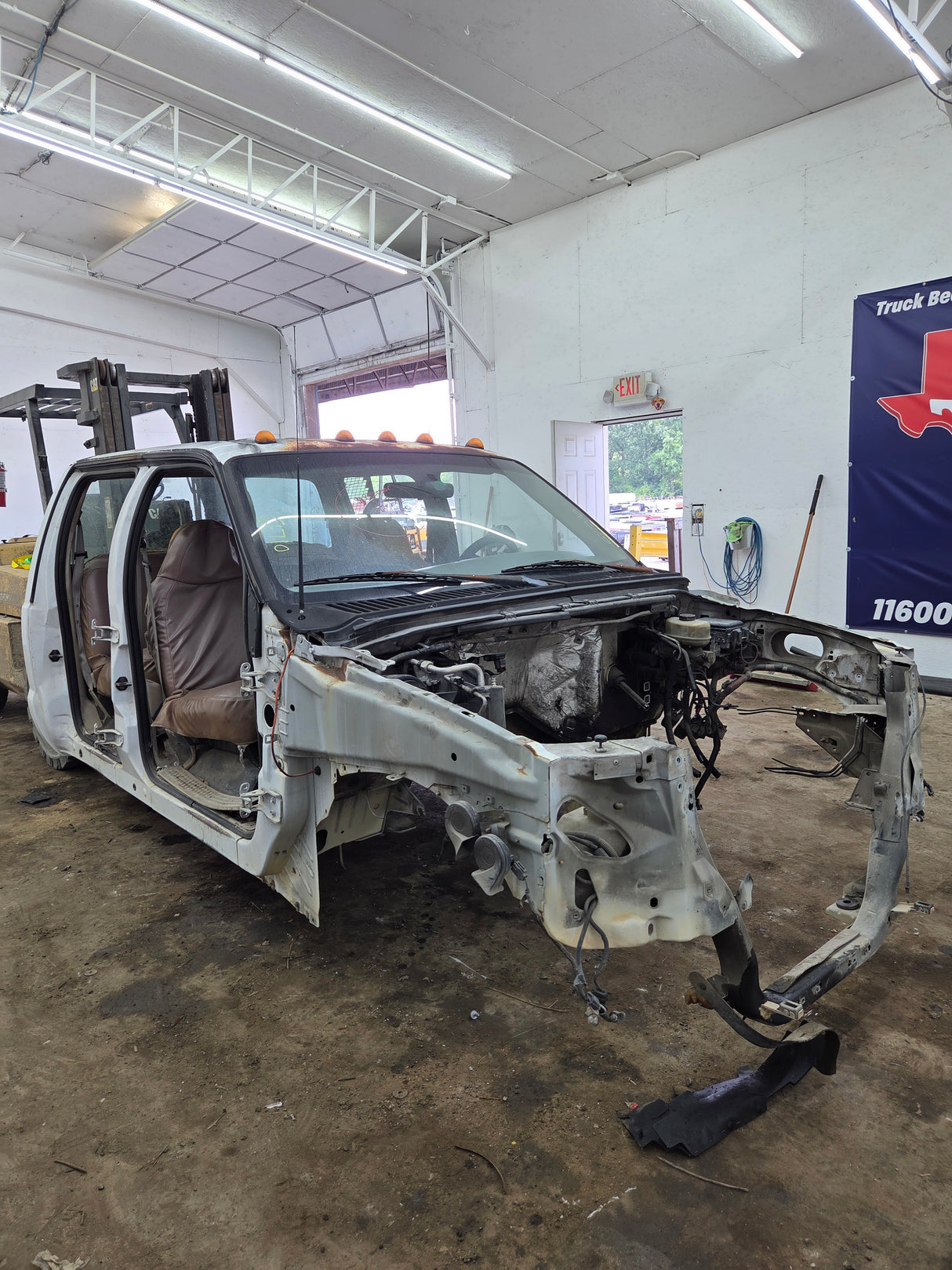 1999-2004 Ford Super Duty F250 F350 F450 F550 XLT 4 Door Crew Cab