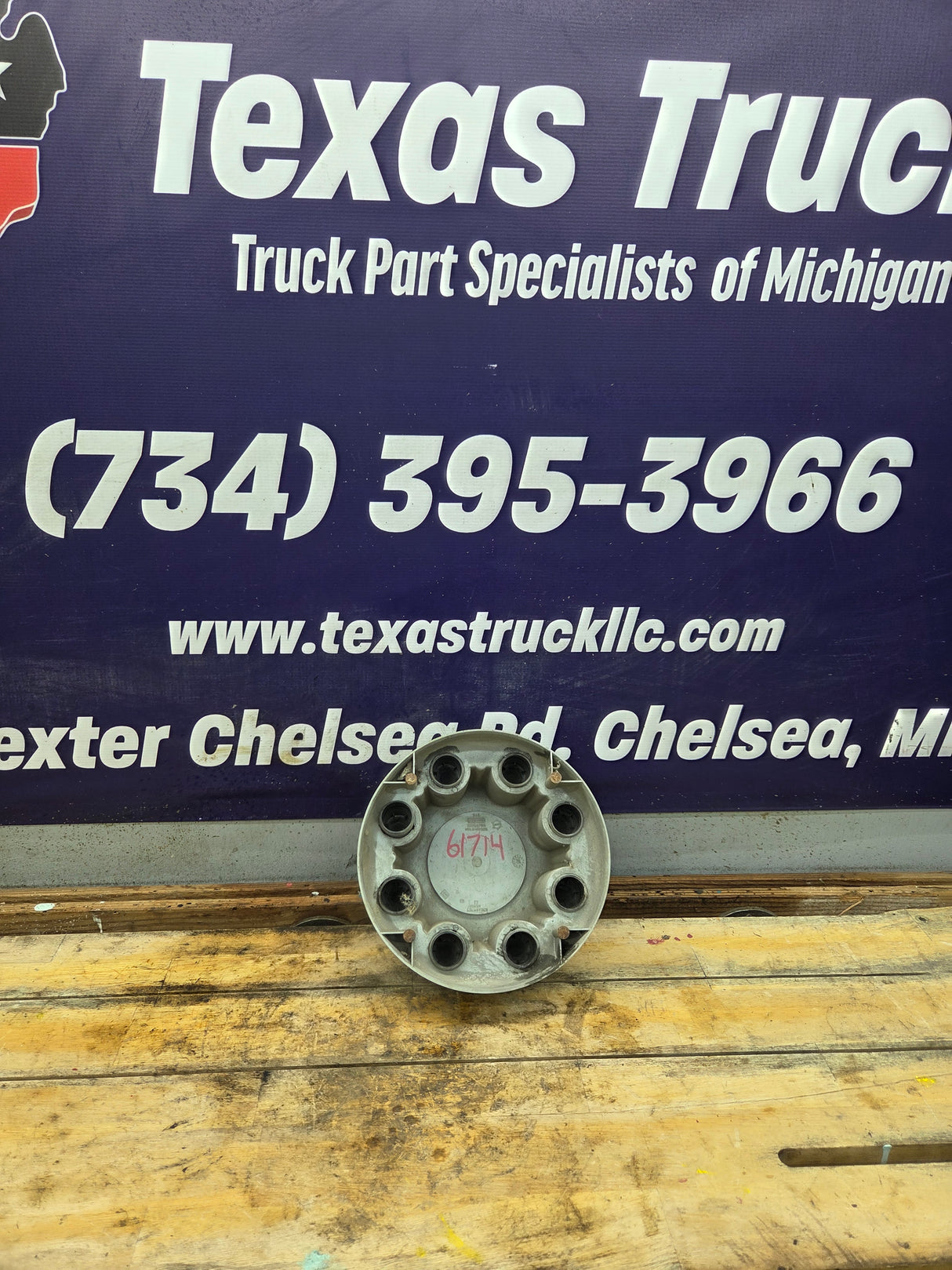 2001-2011 Chevy Silverado 3500 Dually Rear Center Hub Cap 15053705