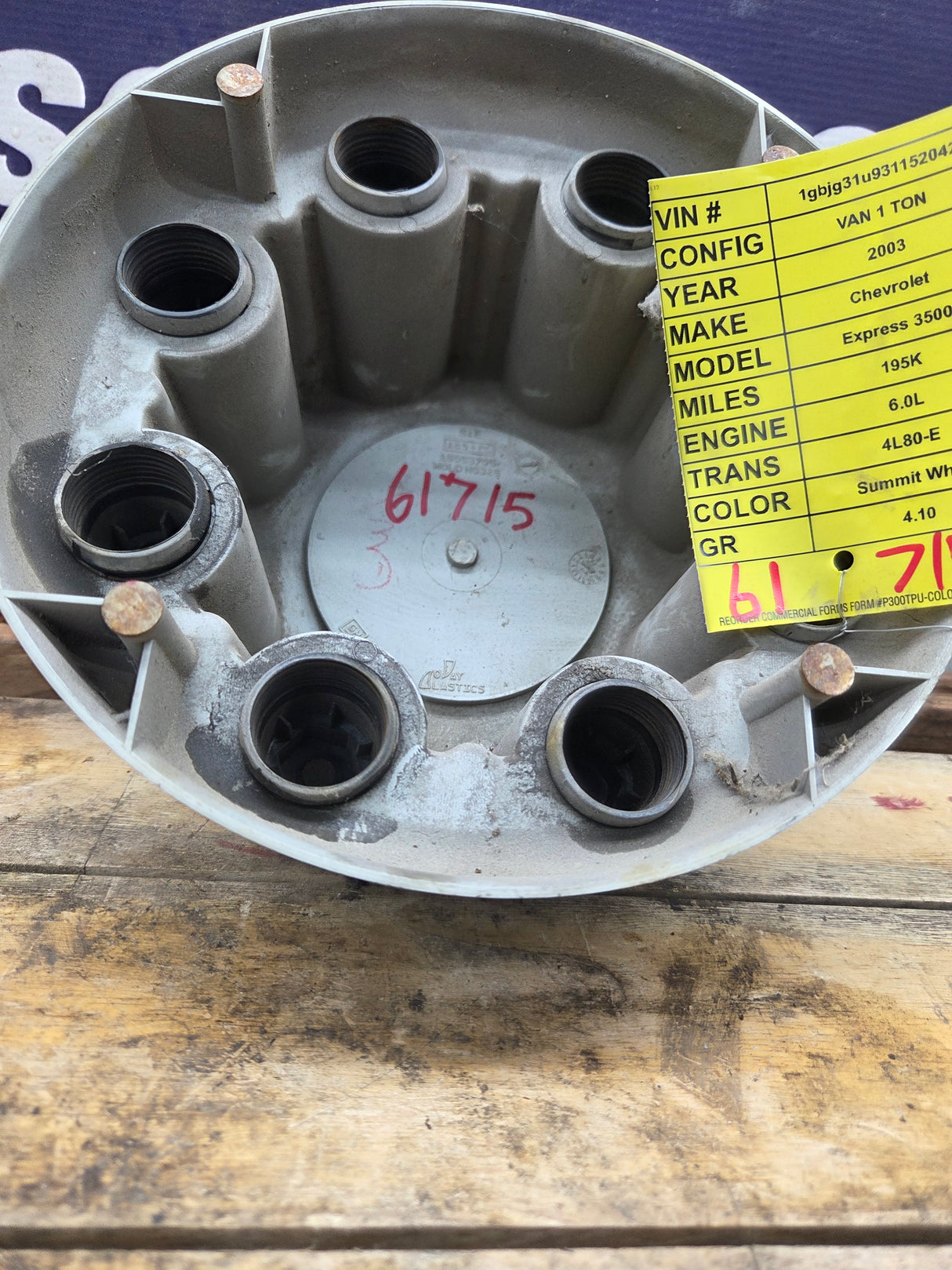 2001-2011 Chevy Silverado 3500 Dually Rear Center Hub Cap 15053705