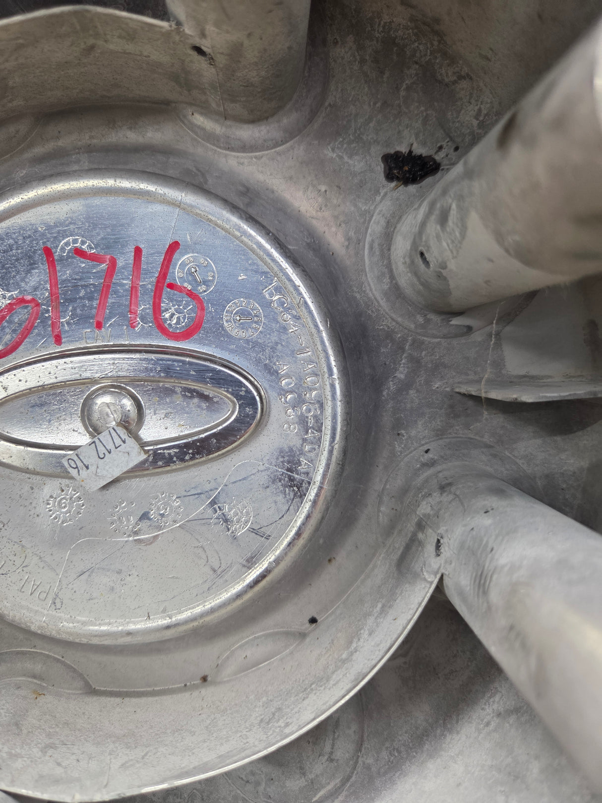2008-2016 Ford Super Duty F350 Rear DUALLY Hub Cap Chrome Center Cap