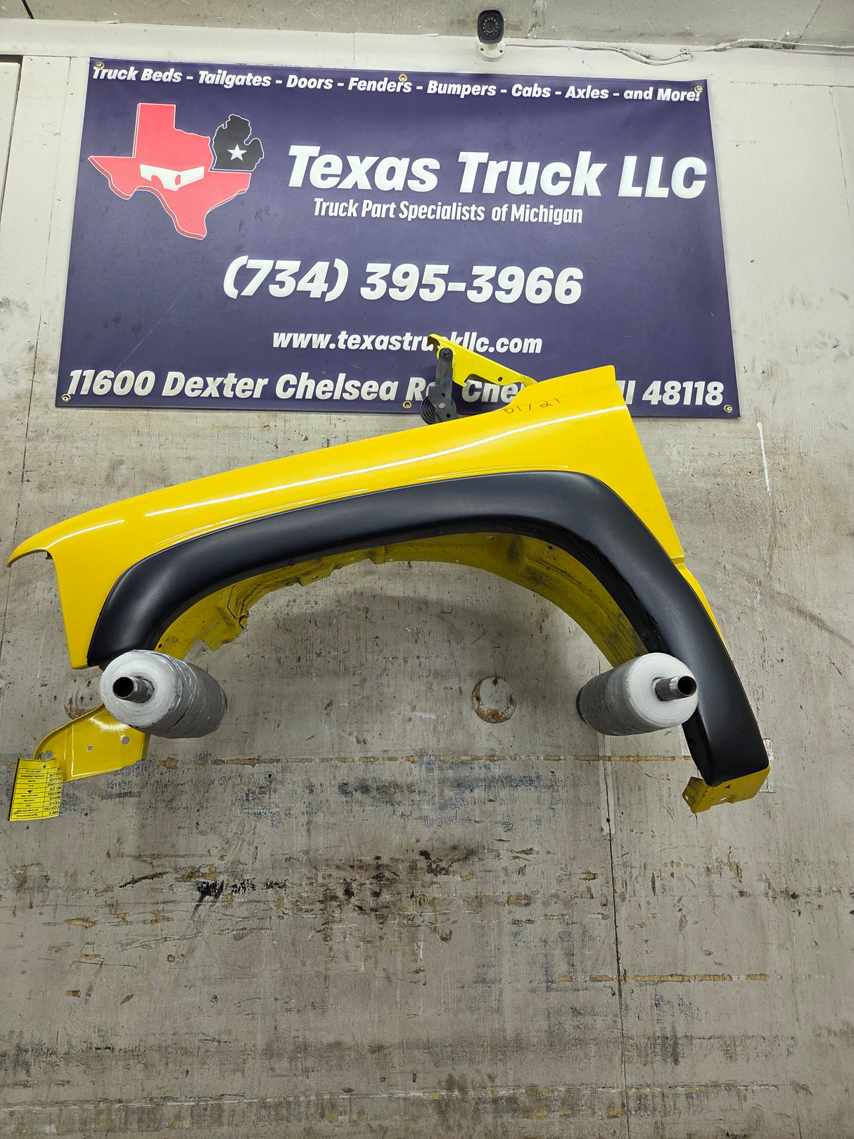 1999-2002 Chevrolet Silverado / Tahoe / Suburban 1500 2500 3500 HD LH Driver Side Front Fender