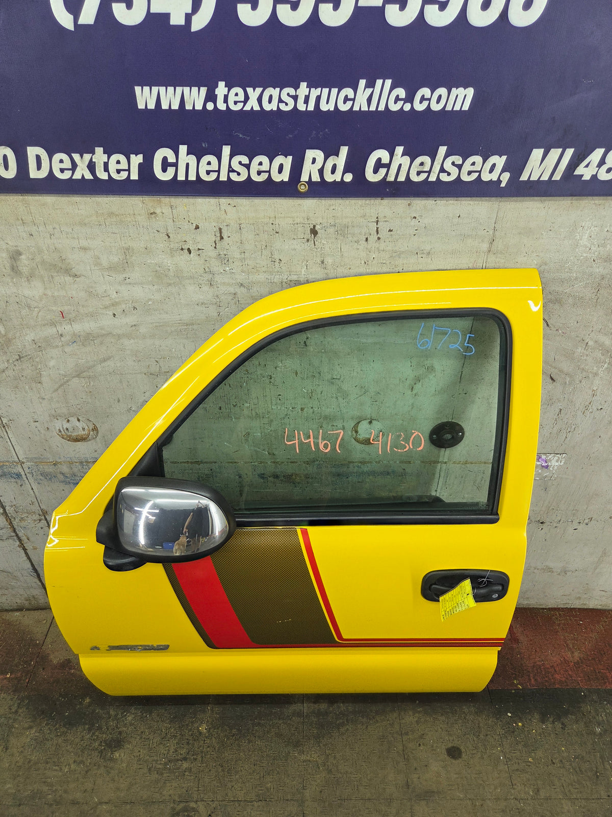 1999-2006 Chevrolet Silverado / GMC Sierra 1500 2500 3500 HD Front Driver Side Door LH
