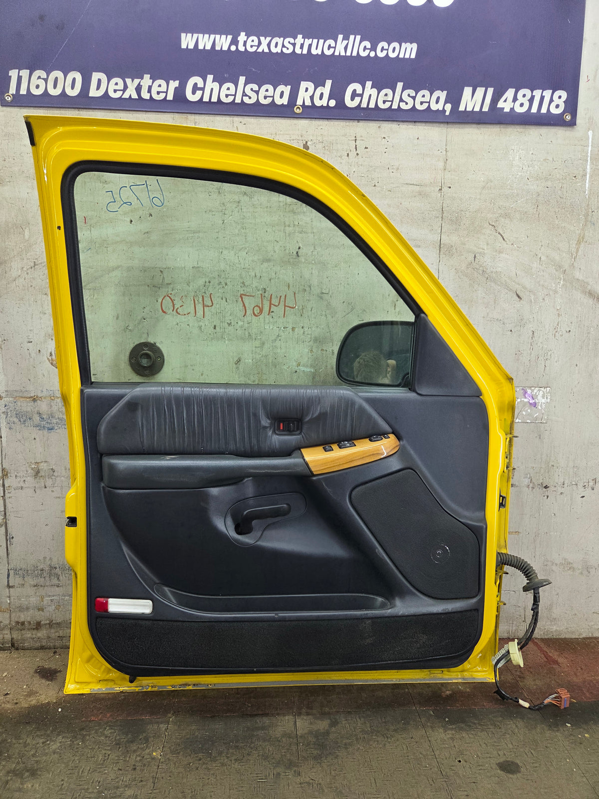1999-2006 Chevrolet Silverado / GMC Sierra 1500 2500 3500 HD Front Driver Side Door LH