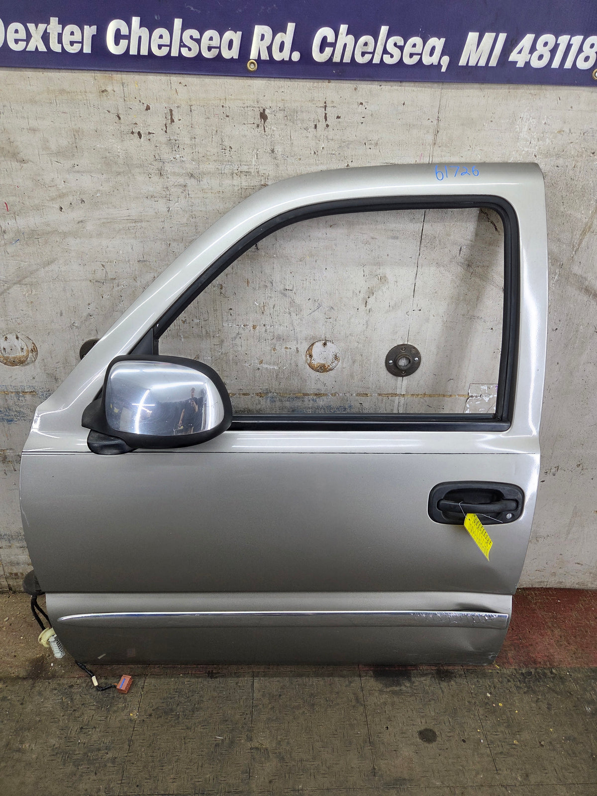 1999-2006 Chevrolet Silverado / GMC Sierra 1500 2500 3500 HD Front Driver Side Door LH