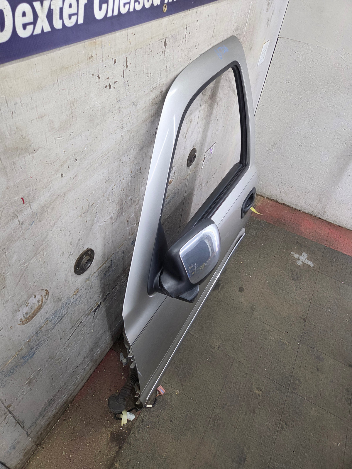 1999-2006 Chevrolet Silverado / GMC Sierra 1500 2500 3500 HD Front Driver Side Door LH