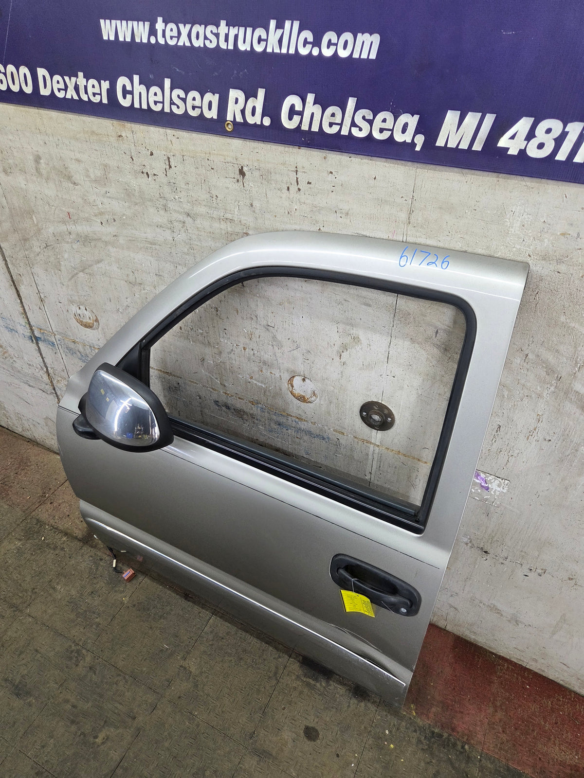 1999-2006 Chevrolet Silverado / GMC Sierra 1500 2500 3500 HD Front Driver Side Door LH
