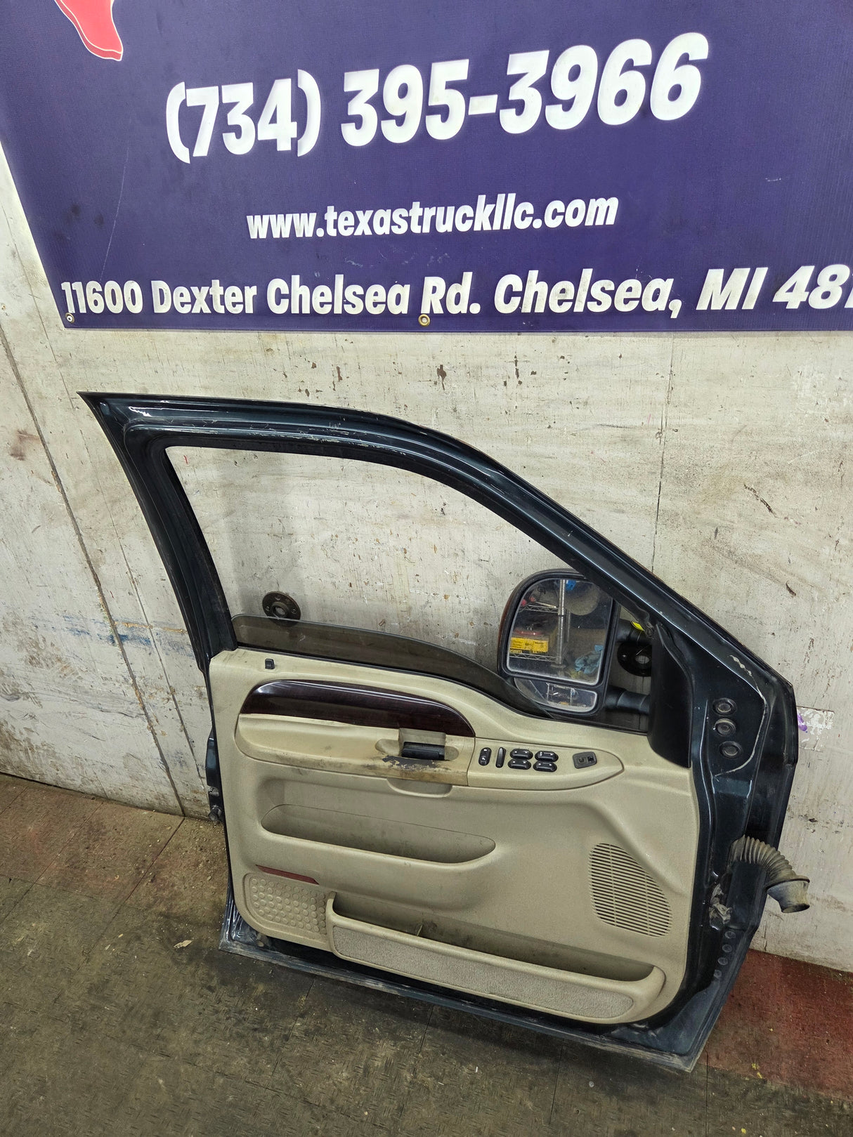 1999-2011 Ford Super Duty LH Driver Side Front Door F250 F350 F450 F550
