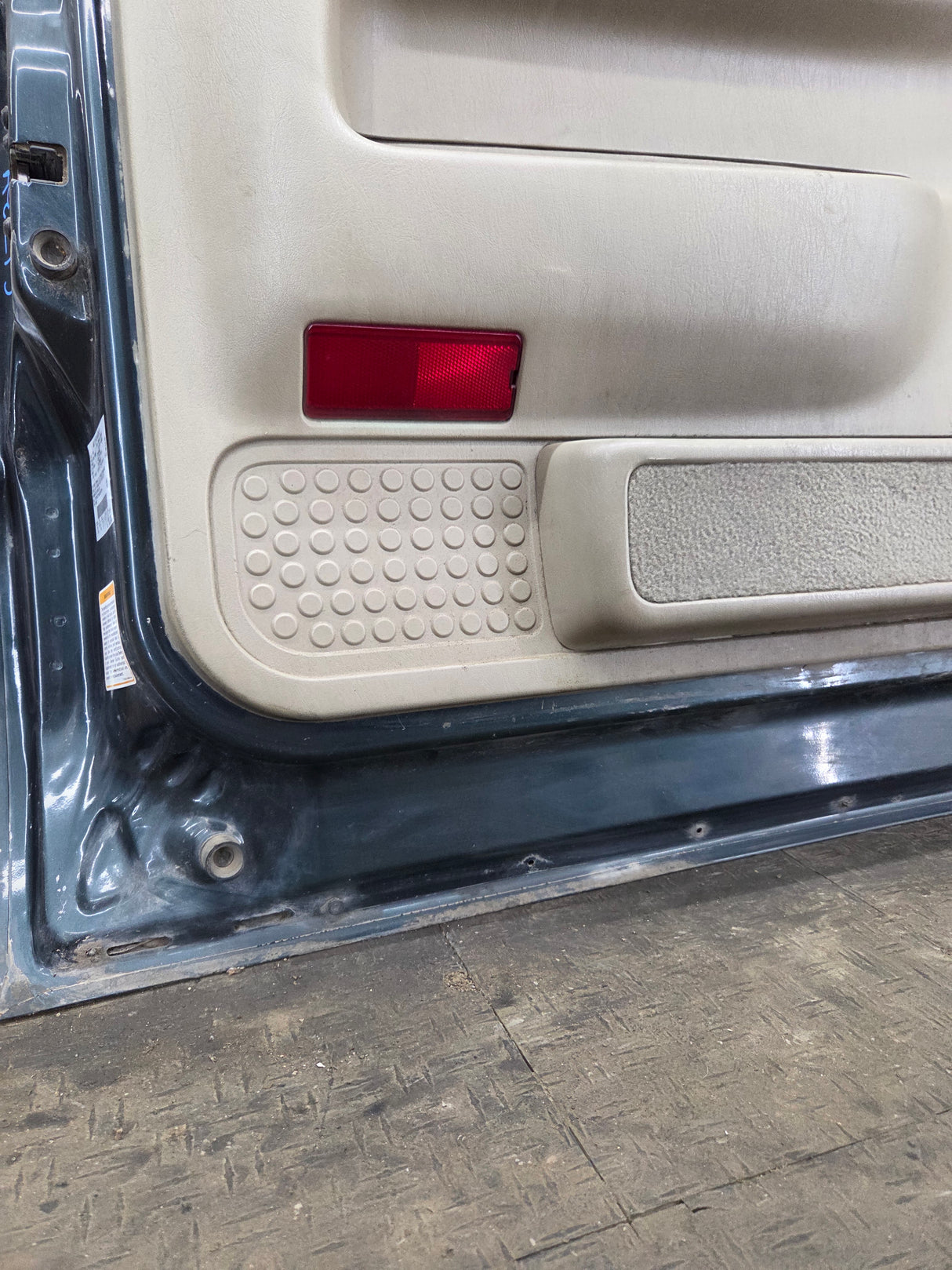 1999-2011 Ford Super Duty LH Driver Side Front Door F250 F350 F450 F550