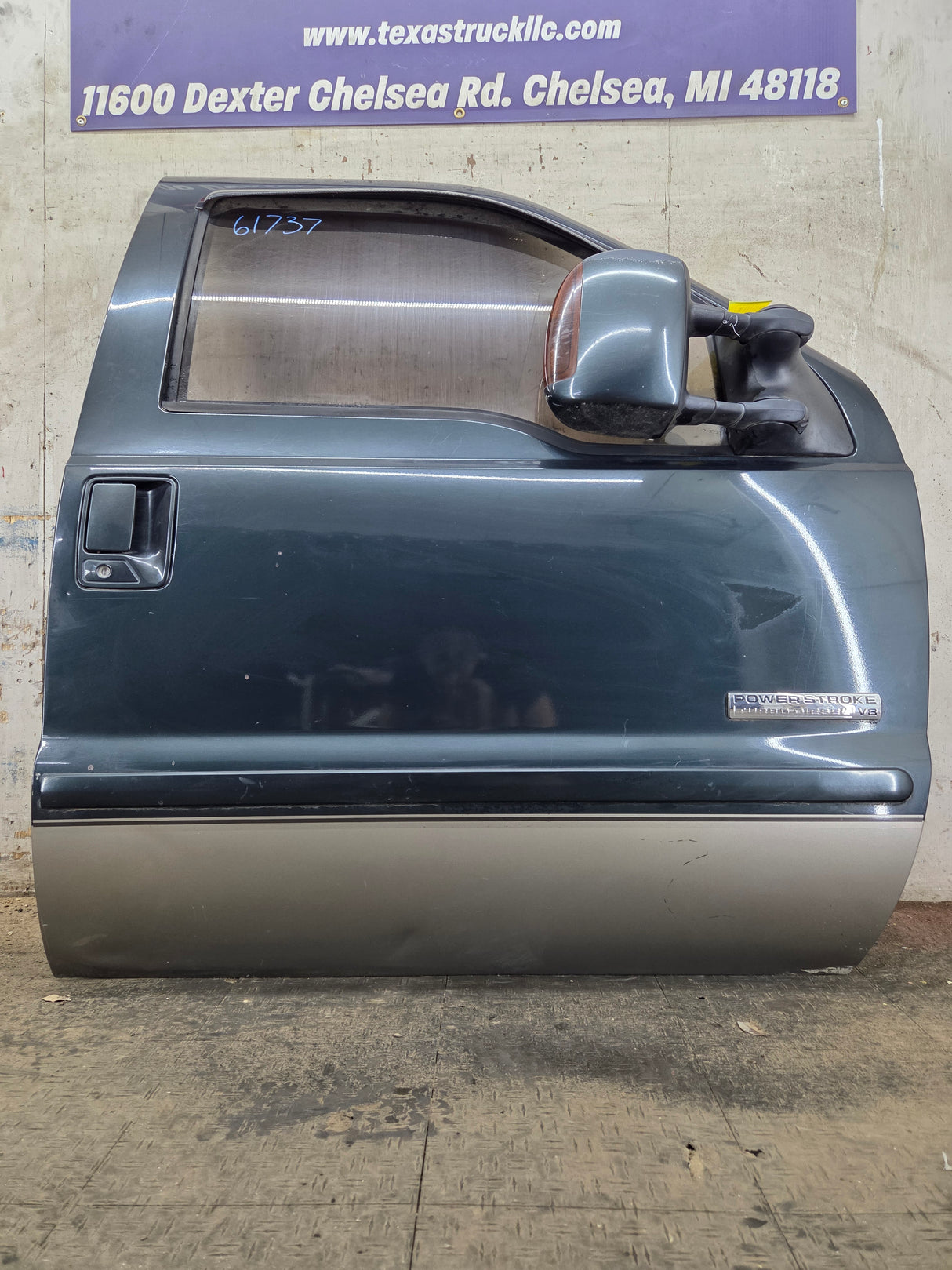 1999-2011 Ford Super Duty RH Passenger Side Front Door F250 F350 F450 F550