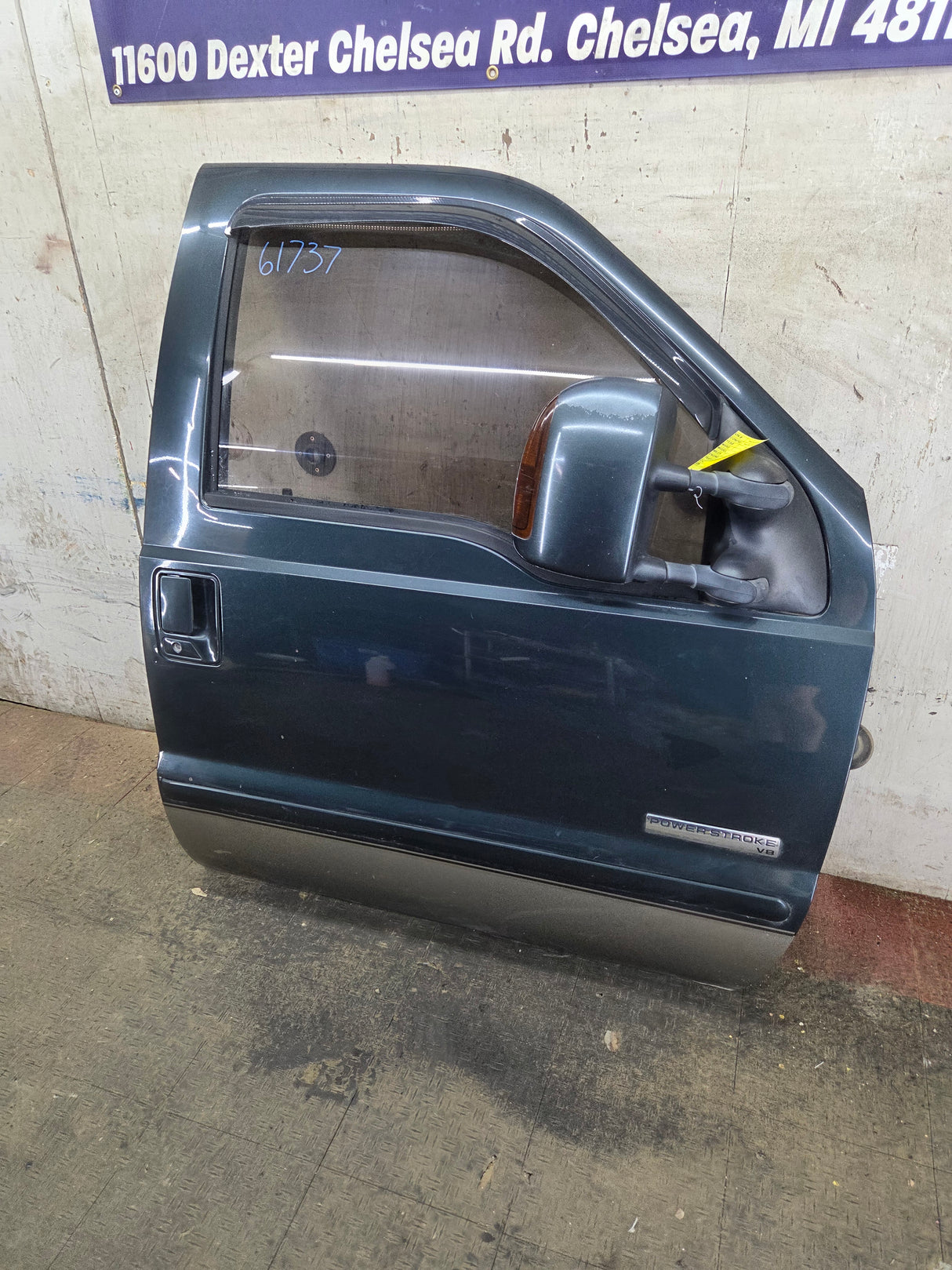 1999-2011 Ford Super Duty RH Passenger Side Front Door F250 F350 F450 F550