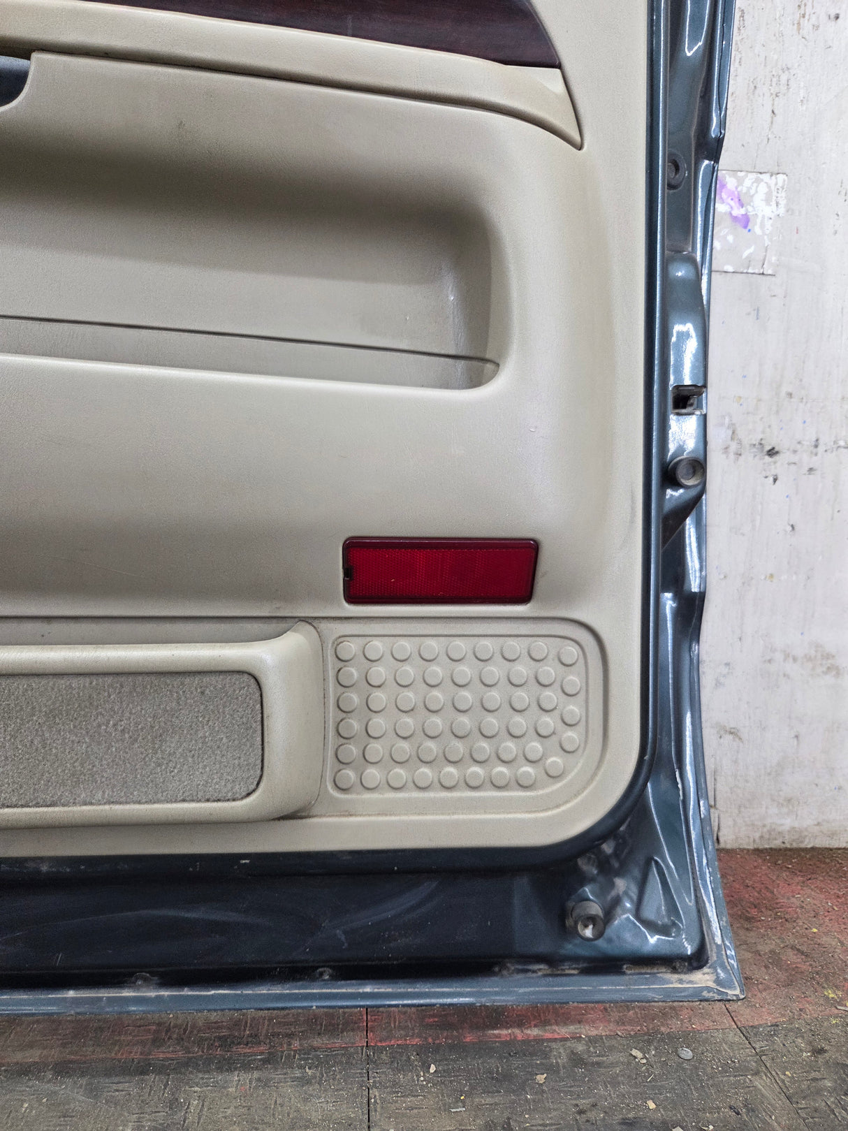 1999-2011 Ford Super Duty RH Passenger Side Front Door F250 F350 F450 F550