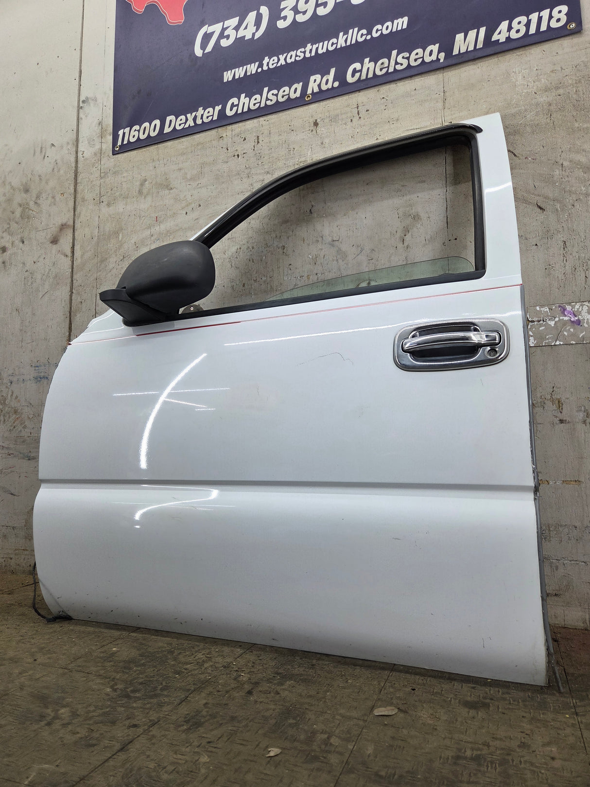 1999-2006 Chevrolet Silverado / GMC Sierra 1500 2500 3500 HD Front Driver Side Door LH