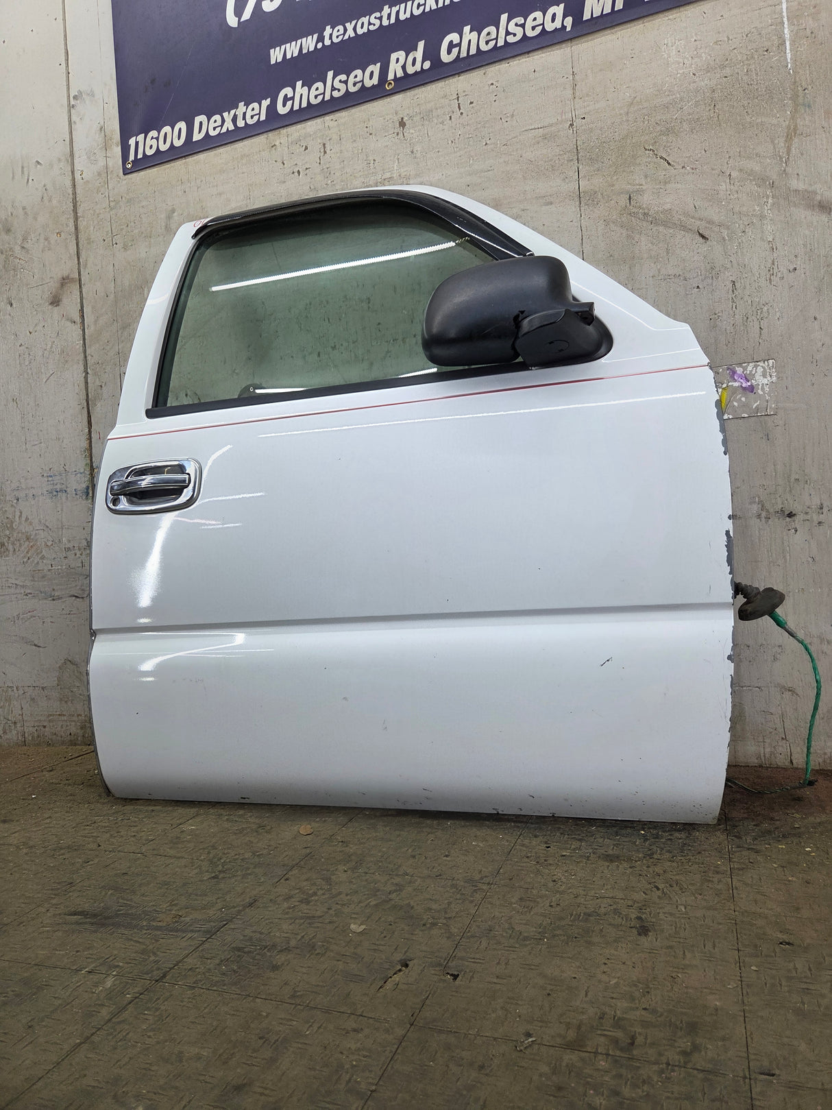 1999-2006 Chevrolet Silverado / GMC Sierra 1500 2500 3500 HD Front Passenger side Door RH