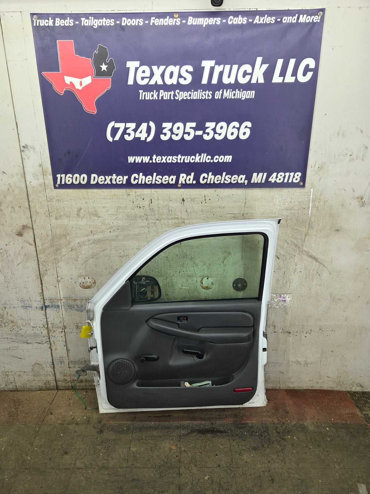 1999-2006 Chevrolet Silverado / GMC Sierra 1500 2500 3500 HD Front Passenger side Door RH