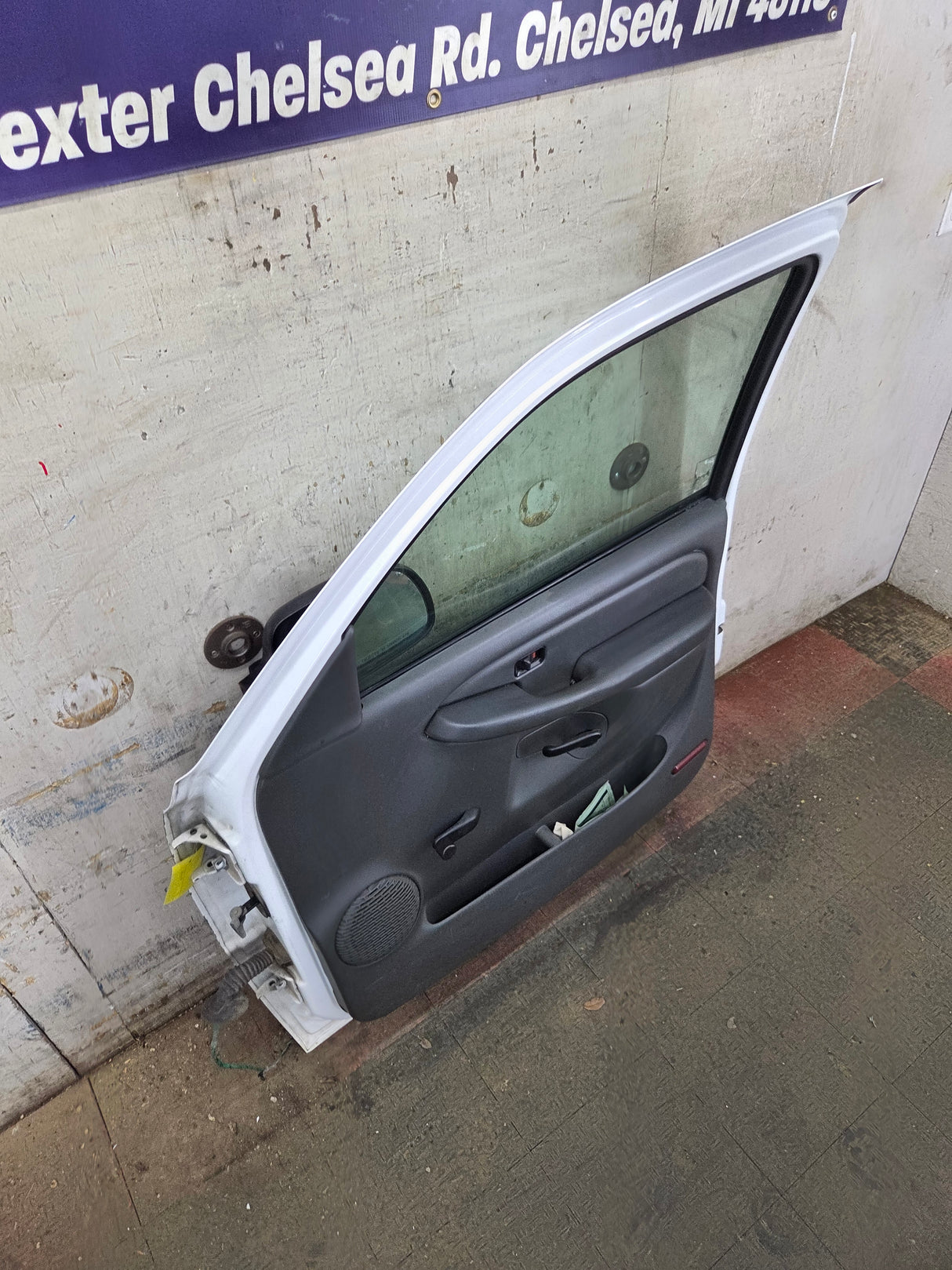 1999-2006 Chevrolet Silverado / GMC Sierra 1500 2500 3500 HD Front Passenger side Door RH