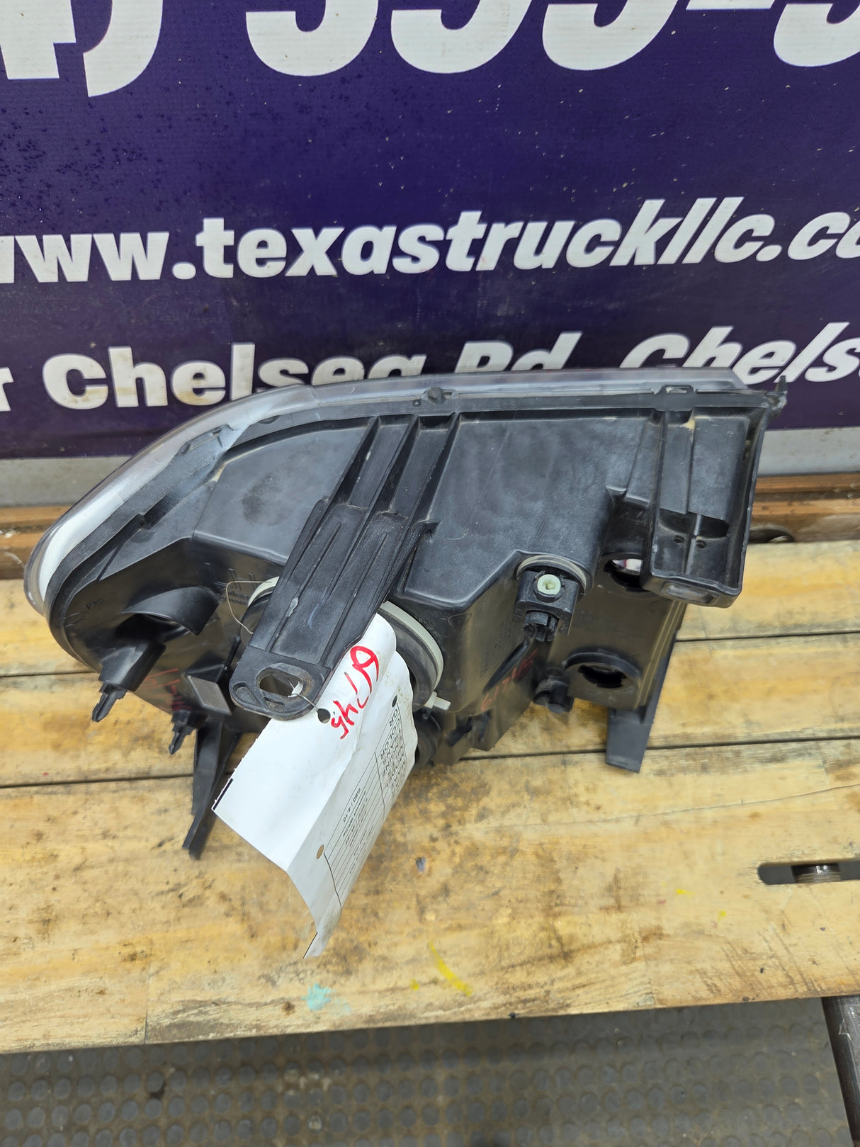 2007-2013 Chevrolet Silverado 1500 2500 3500 LH Driver Side Halogen Headlight