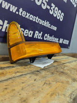 1999-2004 Ford Super Duty F250 F350 RH Passenger Side OEM Turn Signal Parking Light Assembly