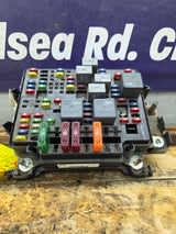 1999-2002 Chevrolet Silverado / GMC Sierra 1500 Engine Bay Fuse Box