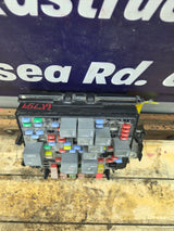 2003-2005 Chevrolet Silverado / GMC Sierra 1500 250 3500 Engine Bay Fuse Box - 15201928