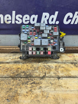 2003-2005 Chevrolet Silverado / GMC Sierra 1500 250 3500 Engine Bay Fuse Box - 15201928