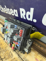 2003-2005 Chevrolet Silverado / GMC Sierra 1500 250 3500 Engine Bay Fuse Box - 15201928