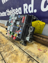 2003-2005 Chevrolet Silverado / GMC Sierra 1500 250 3500 Engine Bay Fuse Box - 15201928