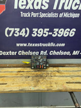 1999-2002 Chevrolet Silverado / GMC Sierra 1500 Engine Bay Fuse Box