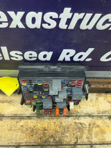1999-2002 Chevrolet Silverado / GMC Sierra 1500 Engine Bay Fuse Box
