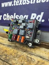 1999-2002 Chevrolet Silverado / GMC Sierra 1500 Engine Bay Fuse Box