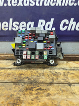 2003-2005 Chevrolet Silverado / GMC Sierra 1500 250 3500 Engine Bay Fuse Box - 15201928
