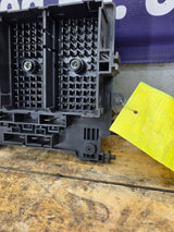 2003-2005 Chevrolet Silverado / GMC Sierra 1500 250 3500 Engine Bay Fuse Box - 15201928