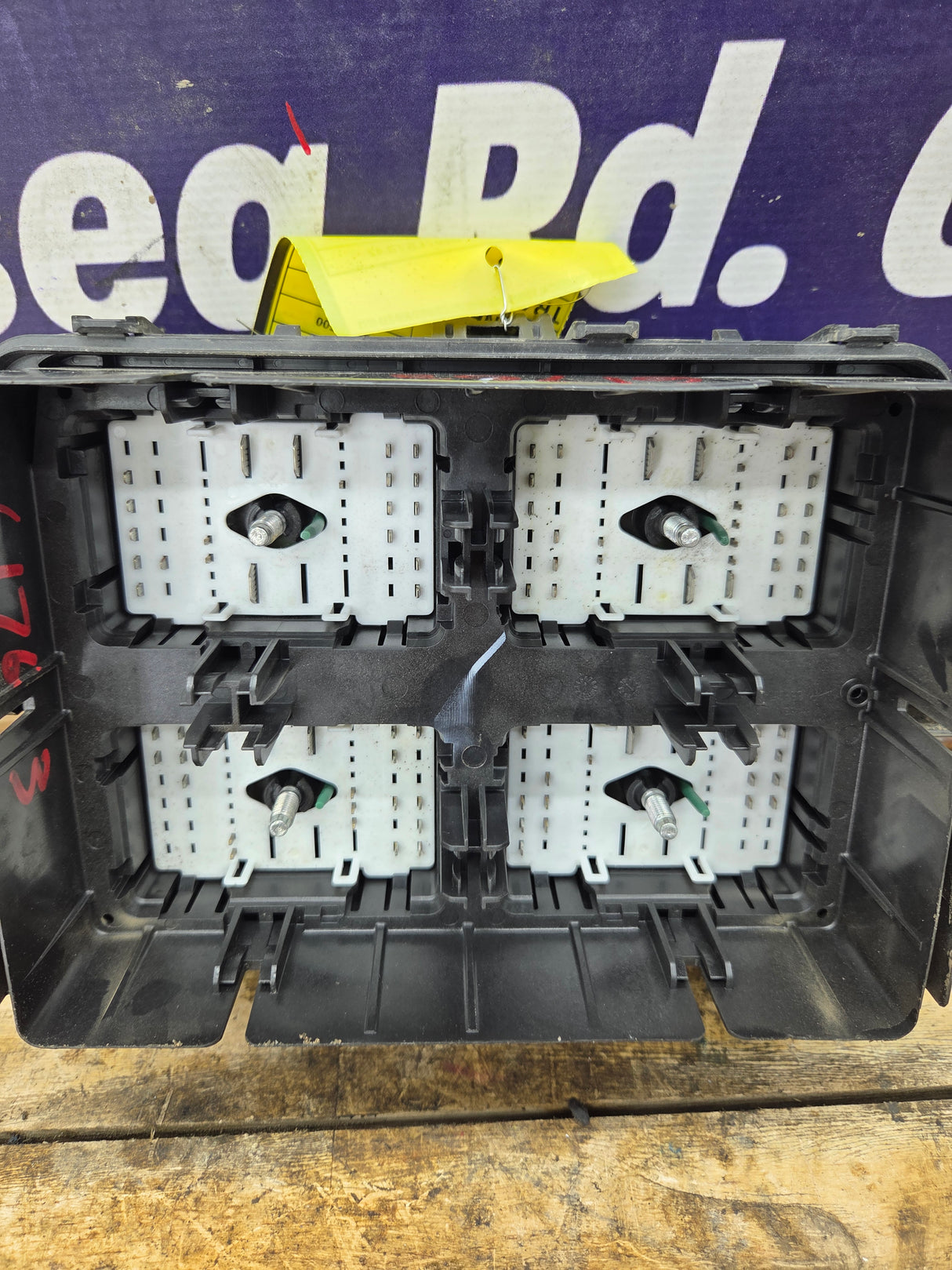 2022-2023 Chevrolet Silverado 1500 Engine Bay Fuse Box - 85561330