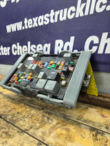 2007-2009 Chevrolet Silverado / GMC Sierra 1500 2500 3500 Engine Bay Fuse Box