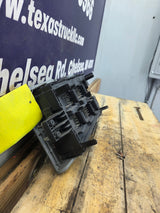 2007-2009 Chevrolet Silverado / GMC Sierra 1500 2500 3500 Engine Bay Fuse Box