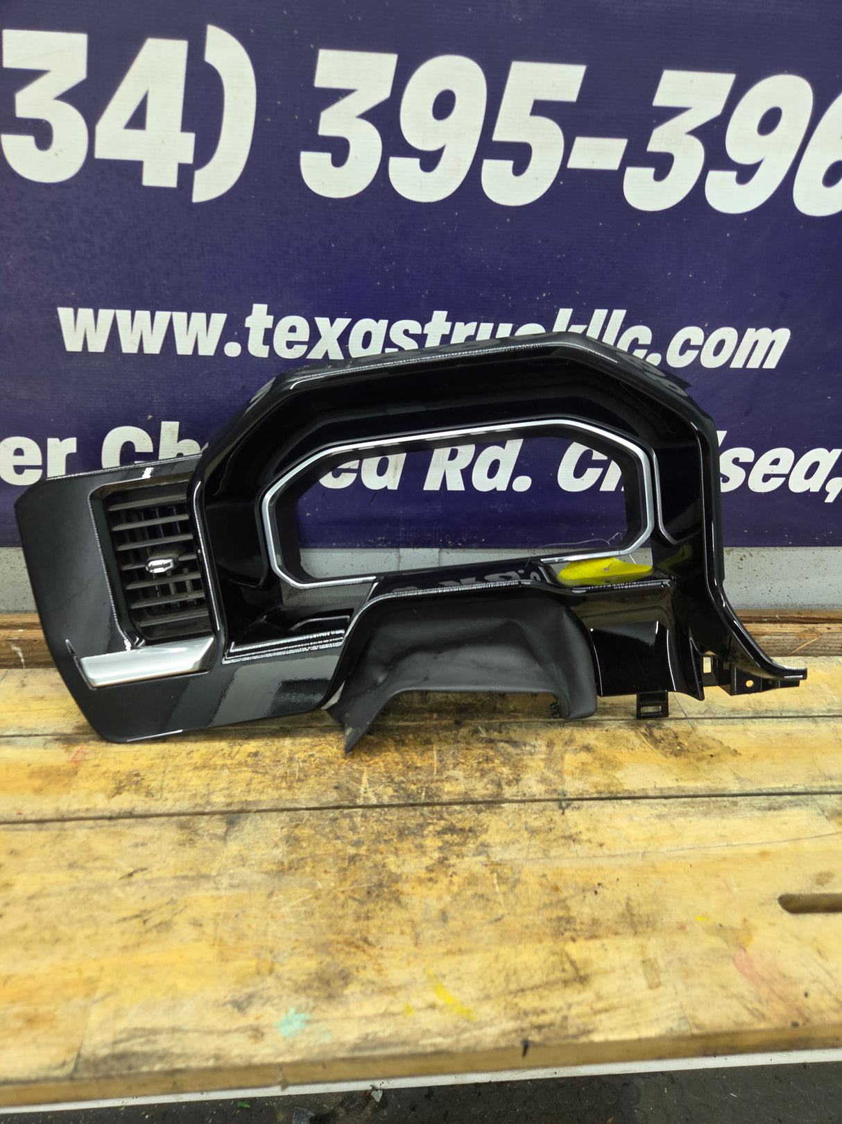 2022-2024 Chevrolet Silverado / GMC Sierra Instrument Cluster Bezel - 86824588