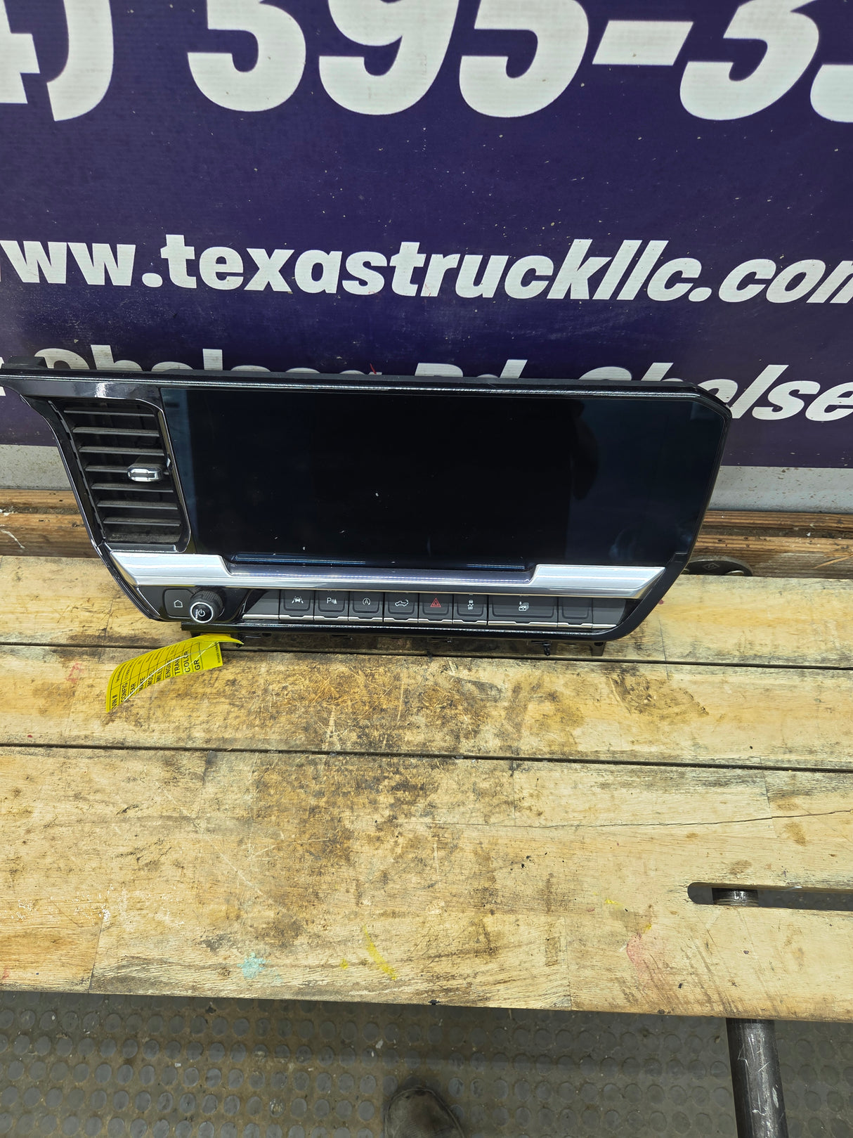 2022-2024 Chevrolet Silverado 1500 13.4"GPS Radio Display Screen - 86825017