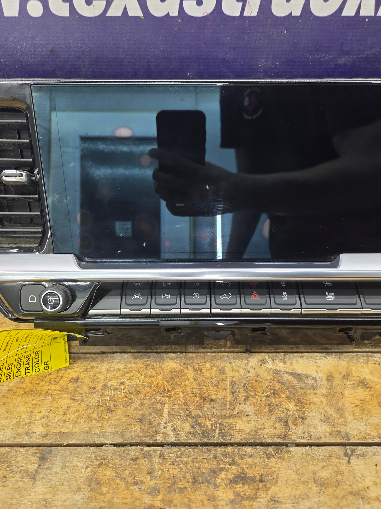 2022-2024 Chevrolet Silverado 1500 13.4"GPS Radio Display Screen - 86825017
